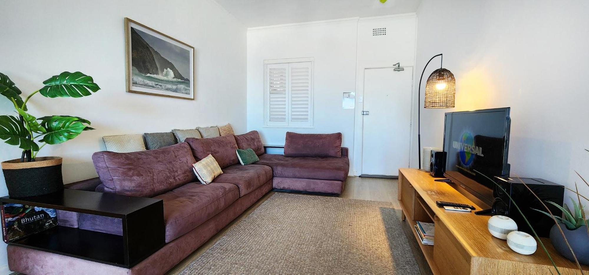Apartment Relaxed Coastal Living With Fantastic Sea Views *