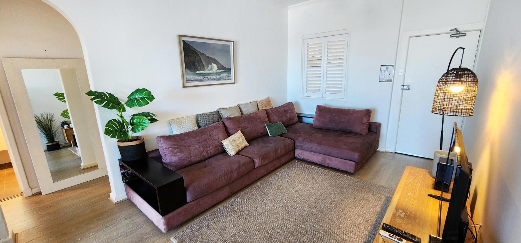 Relaxed Coastal Living With Fantastic Sea Views *