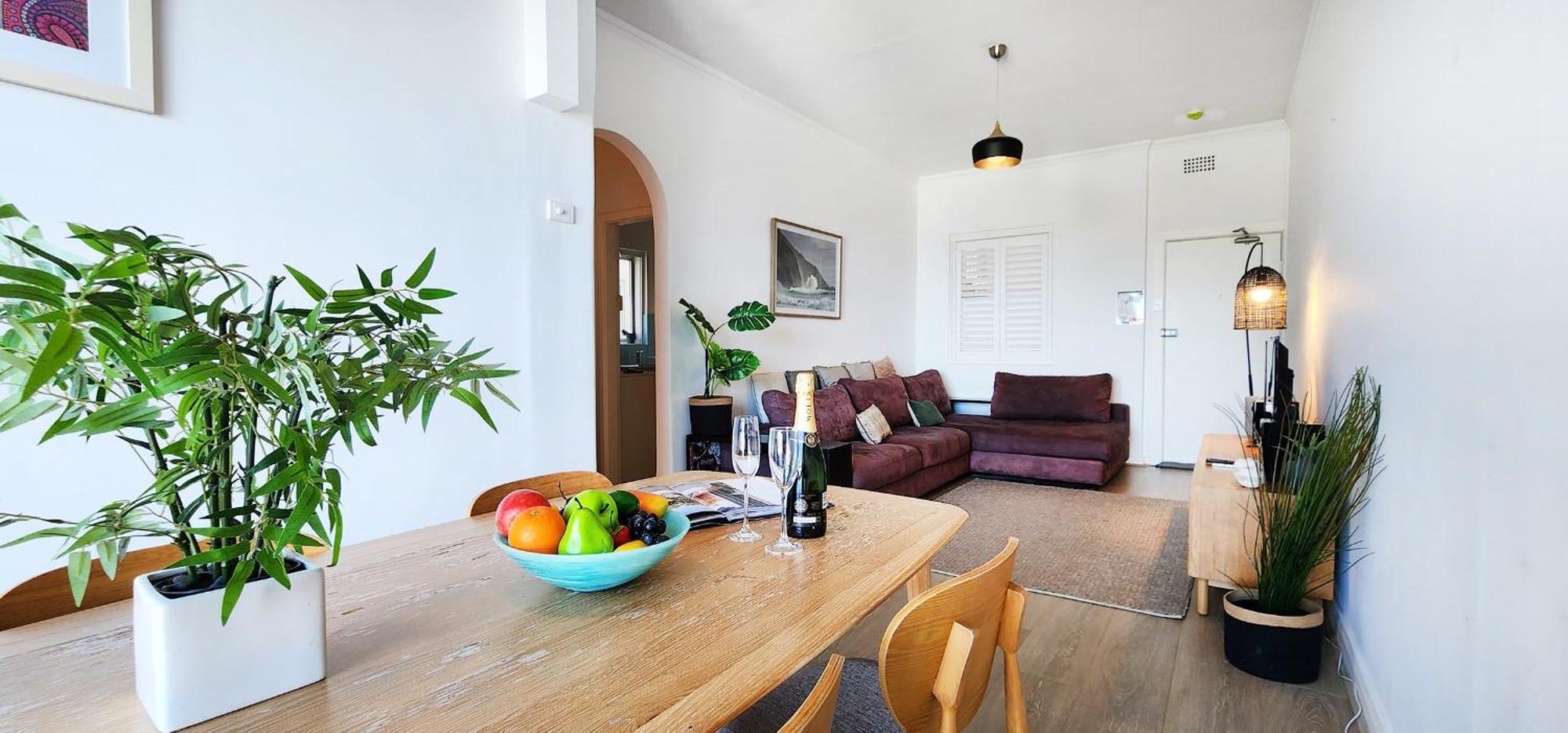 Relaxed Coastal Living With Fantastic Sea Views Apartment